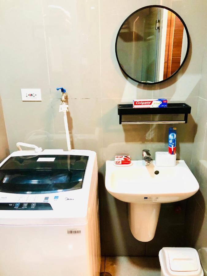 Air Residence 1Br With Balcony Free Netflix And Disney Plus Manila Kültér fotó